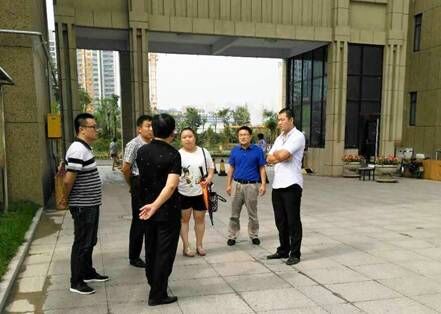 寧津縣房管中心領導到興河灣參觀考察